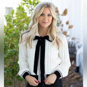 Listicle Cable Knit Sweater - size L - NWT